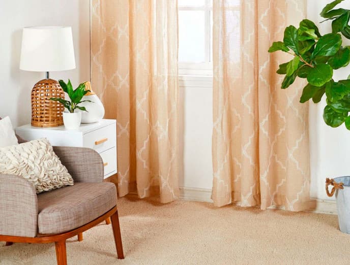 8 ideas de cortinas de tela y roller para espacios pequeños