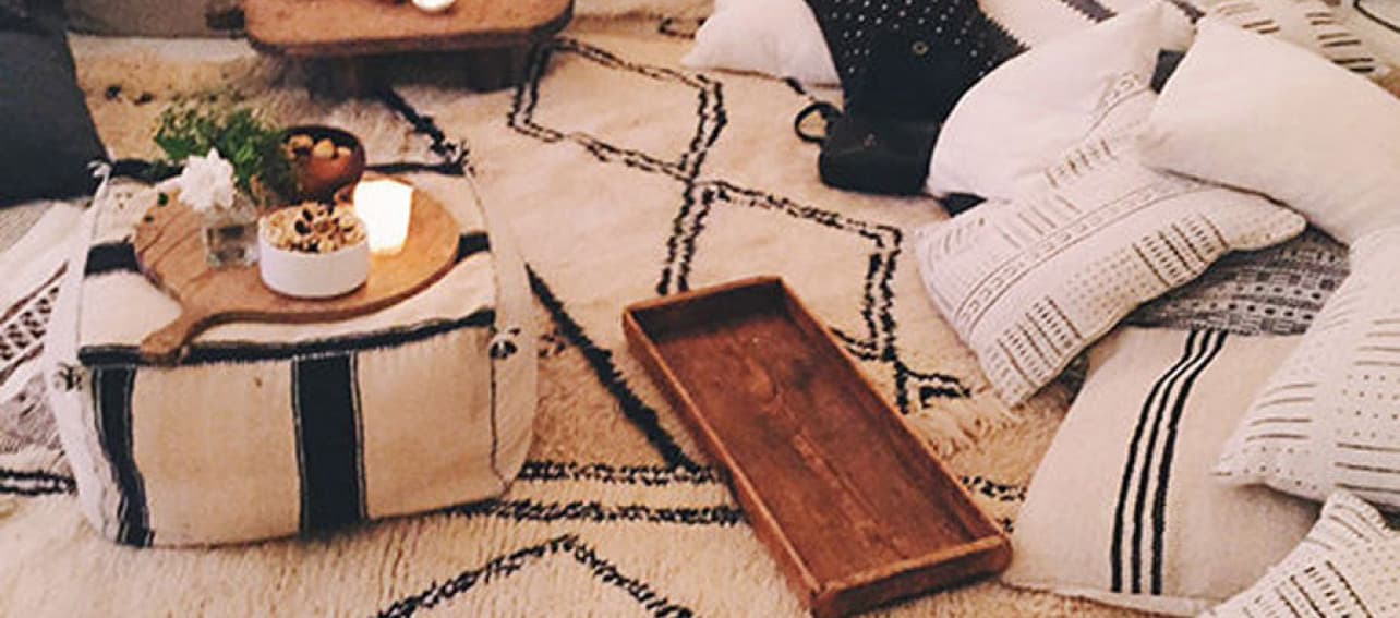 ¡Fiesta de películas! Elementos infaltables para tu sala de estar