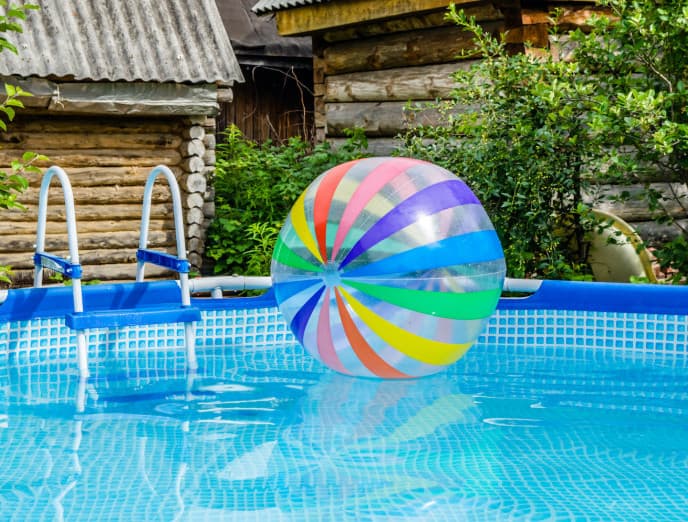 Cómo elegir, instalar y mantener una piscina estructural