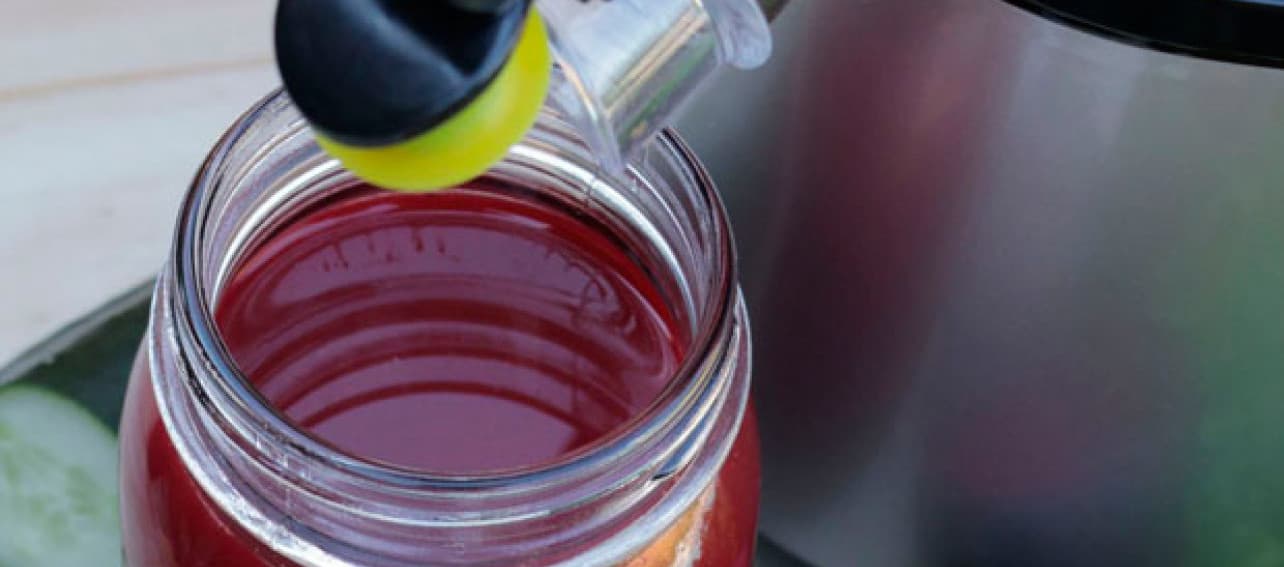 Súmate a la tendencia saludable de los jugos prensados en frío