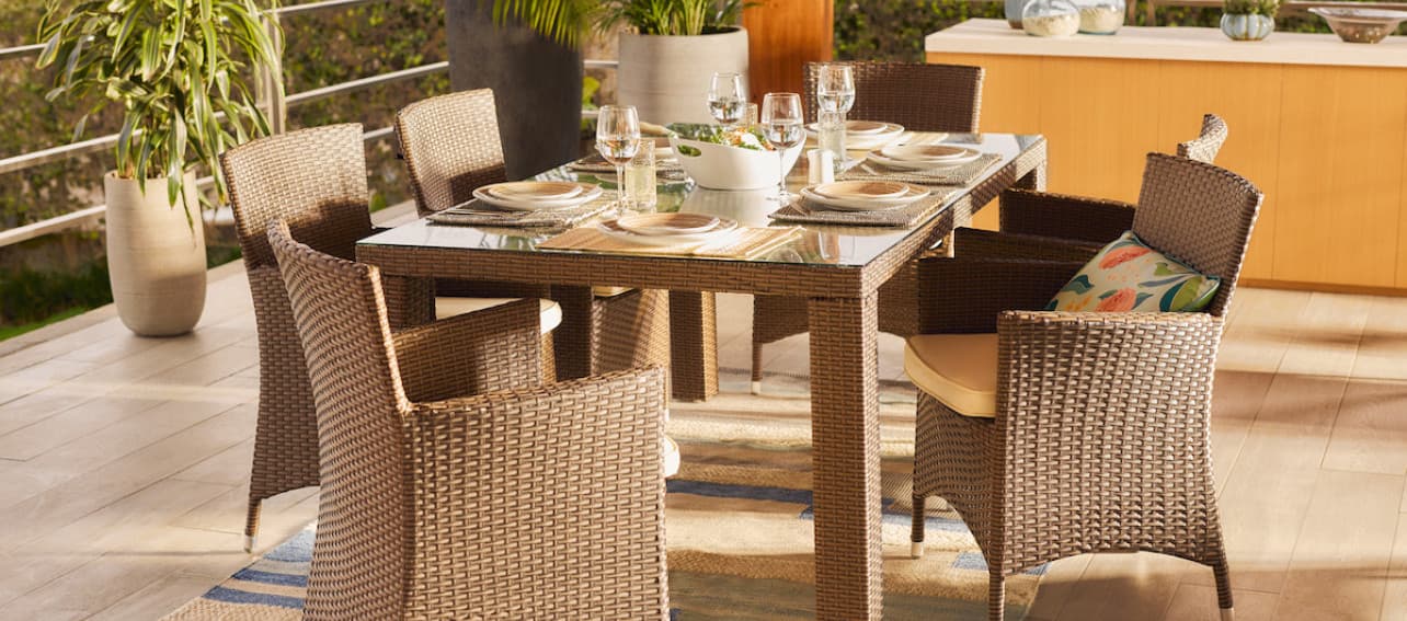 8 mesas de comedor modernas para tus cenas y comidas de fin de año