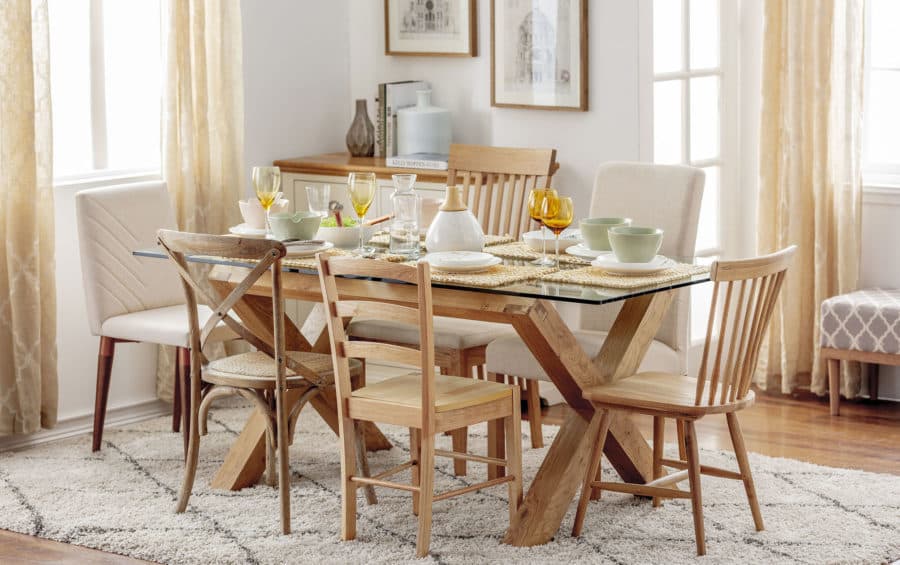 Juégatela con un comedor ecléctico y refresca tu casa