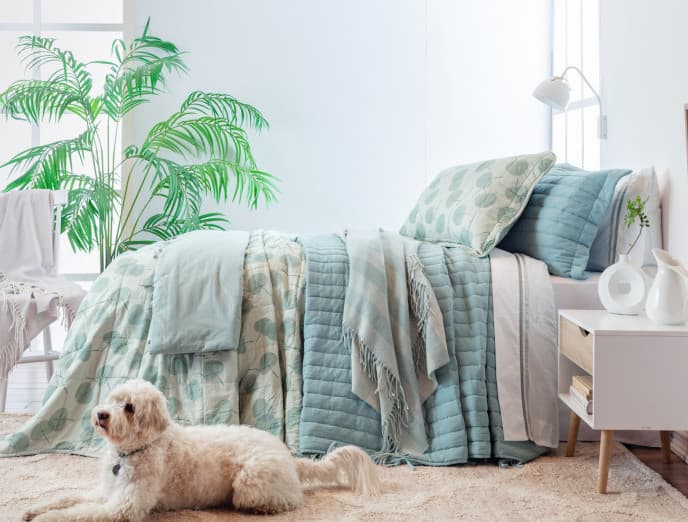 Viste tu cama: 5 colores para un dormitorio pequeño