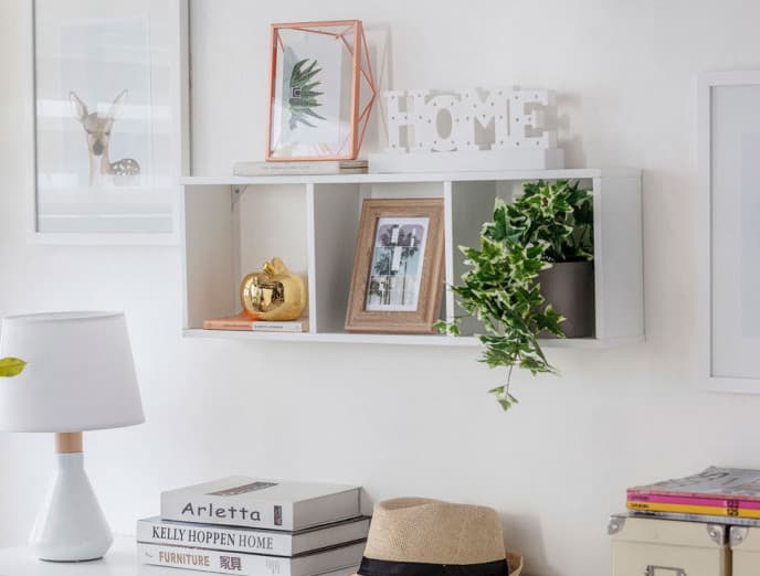 Cómo decorar y ordenar tus espacios con repisas flotantes