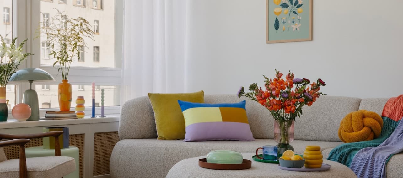 Súmate a la tendencia: Descubre los colores 2025 en diseño de interiores