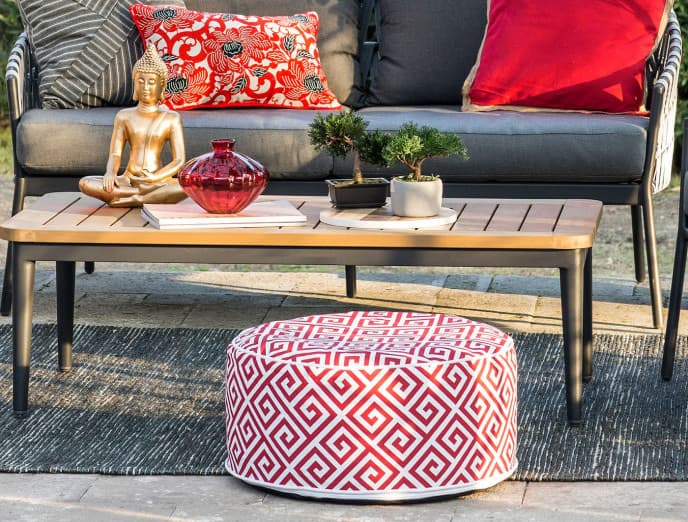 Tendencias en poufs de terraza para este verano