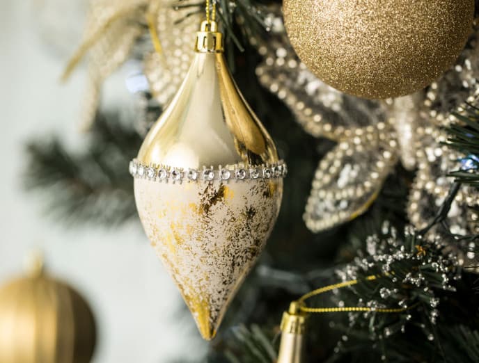 Paso a paso para decorar tu árbol de Navidad