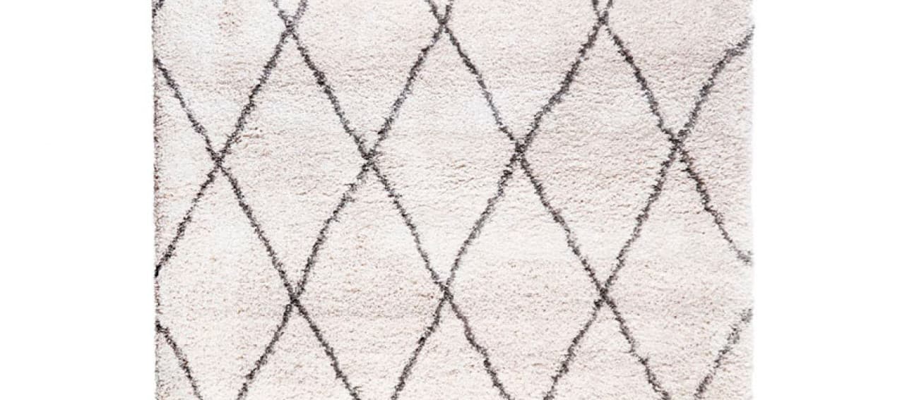Una alfombra, cinco espacios