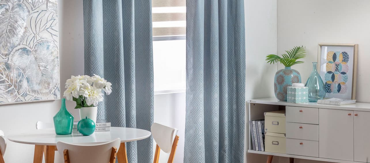 Elige el color perfecto de tus cortinas según el estilo de pared
