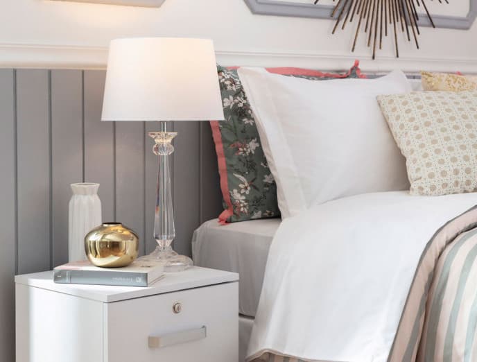 14 tipos de lámpara de mesa para iluminar tu dormitorio