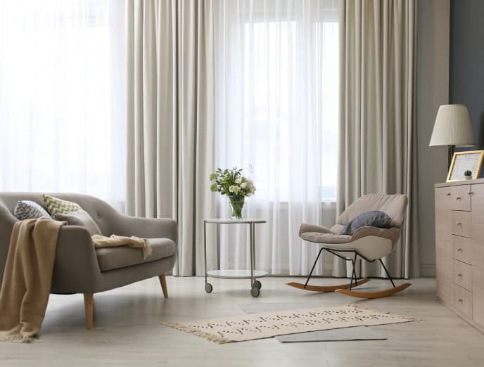 8 tipos de cortinas para living para complementar tu decoración
