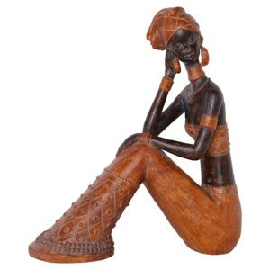 Figura de mujer africana en tonos café y negro