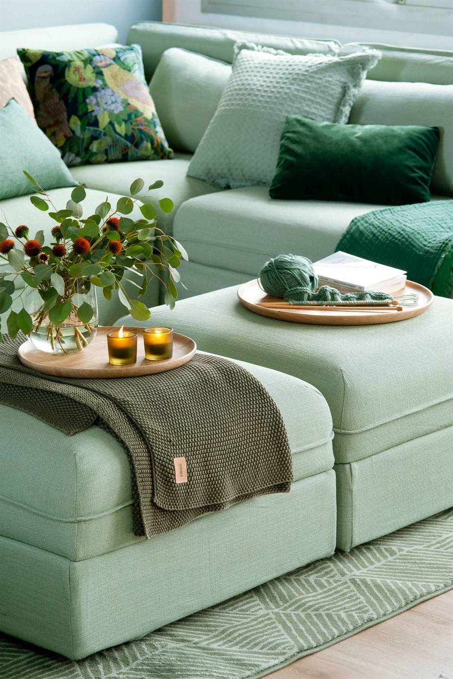 sofá verde menta