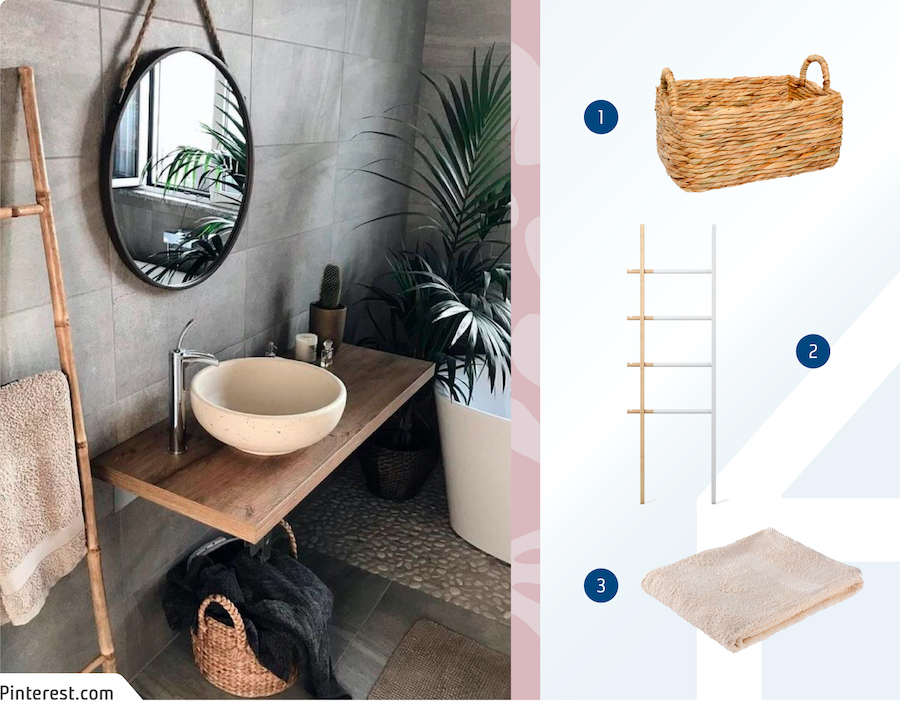 Moodboard de productos de decoración para el baño disponibles en Sodimac junto a una foto de un baño con una escalera de bambú que funciona como portatoalla, un canasto de mimbre y un vanitorio de madera con lavamanos de piedra.