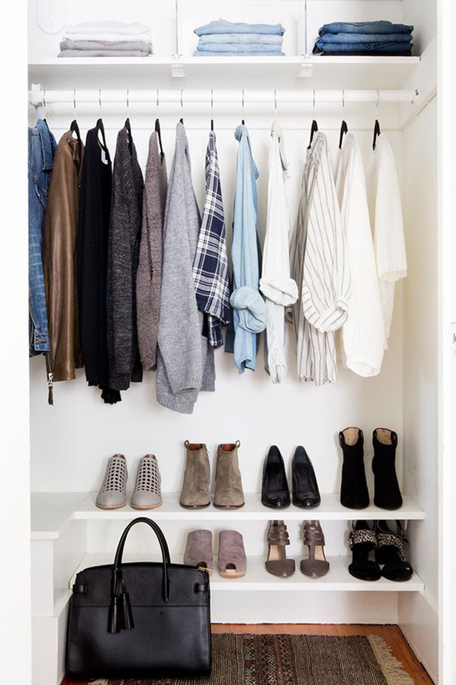 Organiza tu ropa de otoño e invierno en el armario