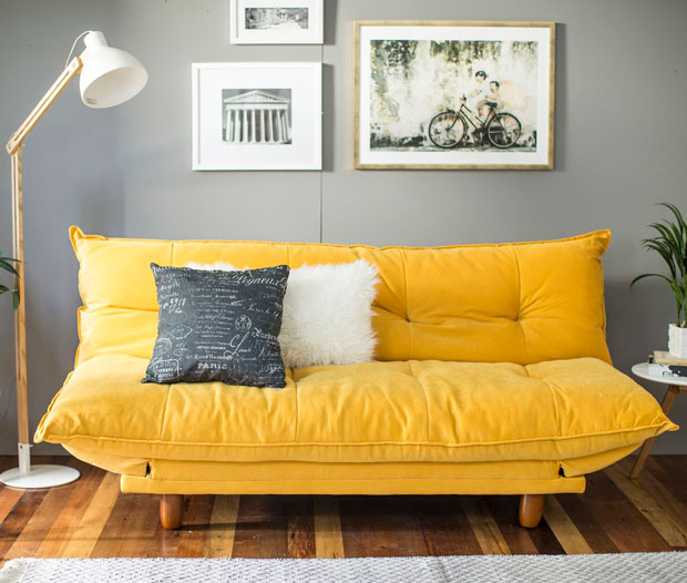 6 consejos si te vas a vivir solo futon pilow amarillo