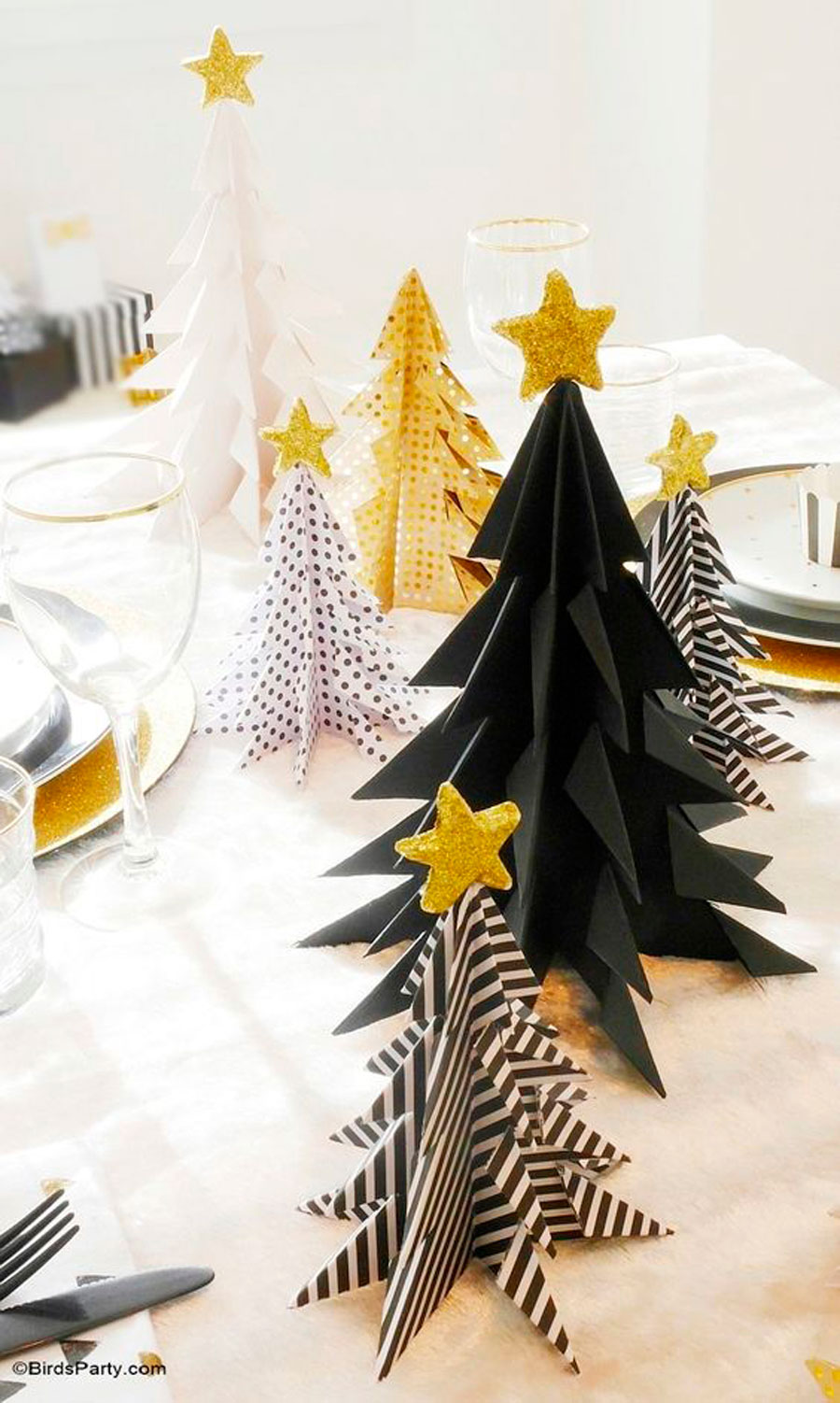 combinar decoración dorada navidad negro