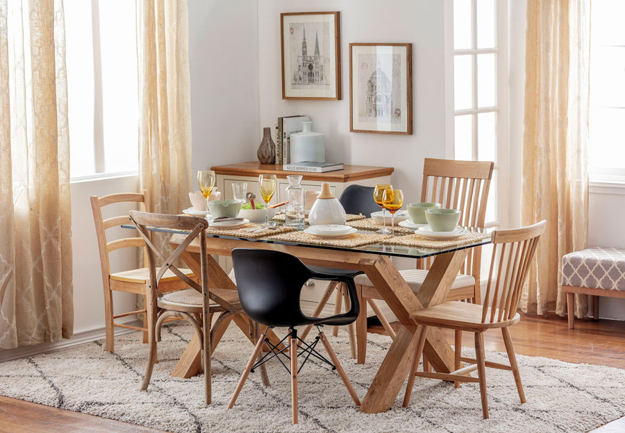 comedor eclectico mesa madera sillas distinto estilo