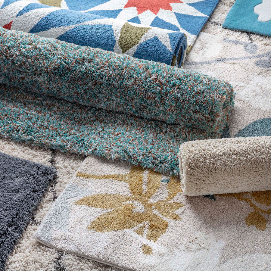 alfombras de colores para el living distribuyen mejor los espacios