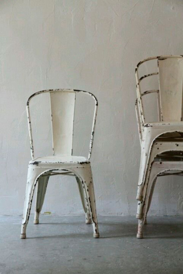 silla-tolix-referente-estilo-industrial-blanca-desgastada